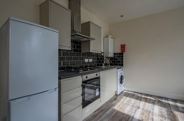 Colum Road, Cathays, Cardiff - Image 3